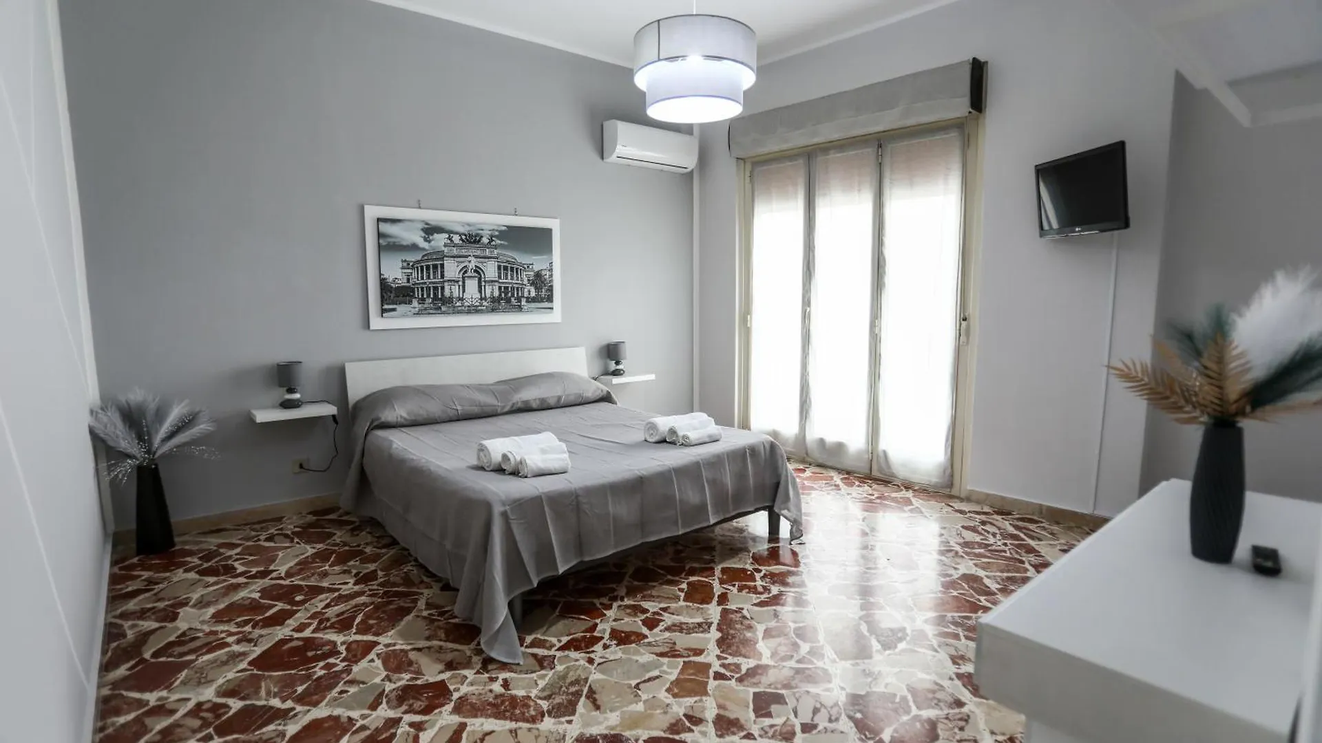 Medea Suite Panoramic Palermo 0*,  Italy