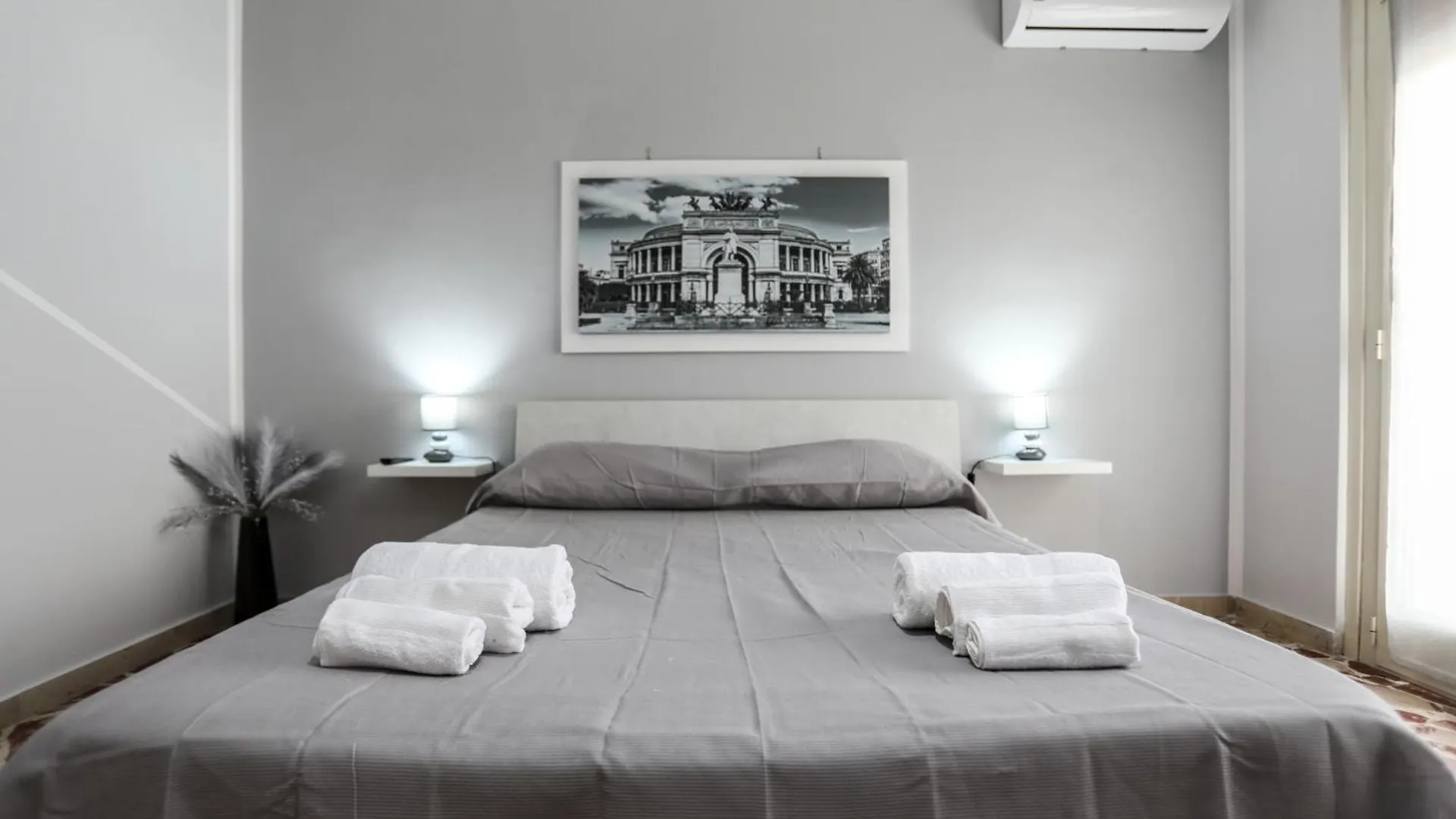 Medea Suite Panoramic Palermo